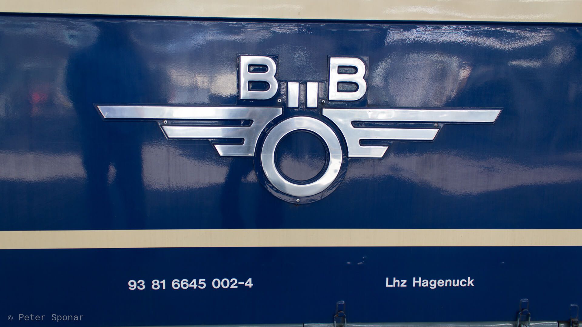 Blauer Blitz 5145.11 Bahnhof Floridsdorf - ÖBB Logo seitlich